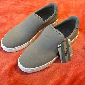 NWT** Toms travel lite 2.0, color: drizzle grey canvas men’s size 7.  NWT